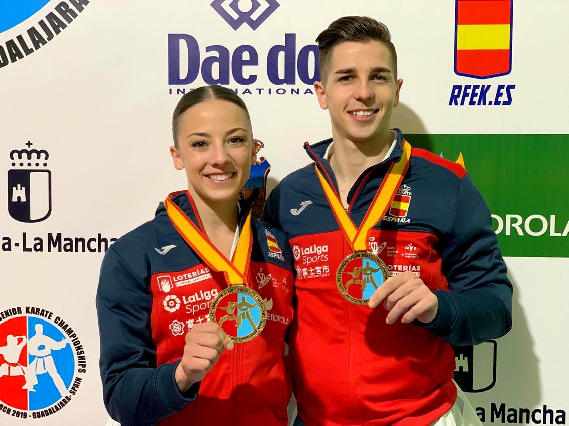 La alcalaína Lidia Rodríguez y  el sanfernandino Sergio Galán campeones de Europa en la modalidad de kata por equipos.