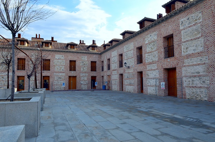 El Ayuntamiento de San Fernando a un paso de recuperar para los vecinos el uso pleno de la plaza de España, si sale adelante la operación de Trinitario Casanova .
