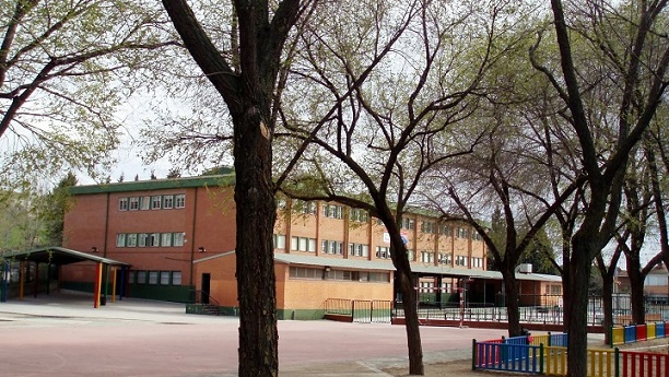 La Policía Local de Coslada detiene a dos individuos, tras robar en el colegio público Séneca.