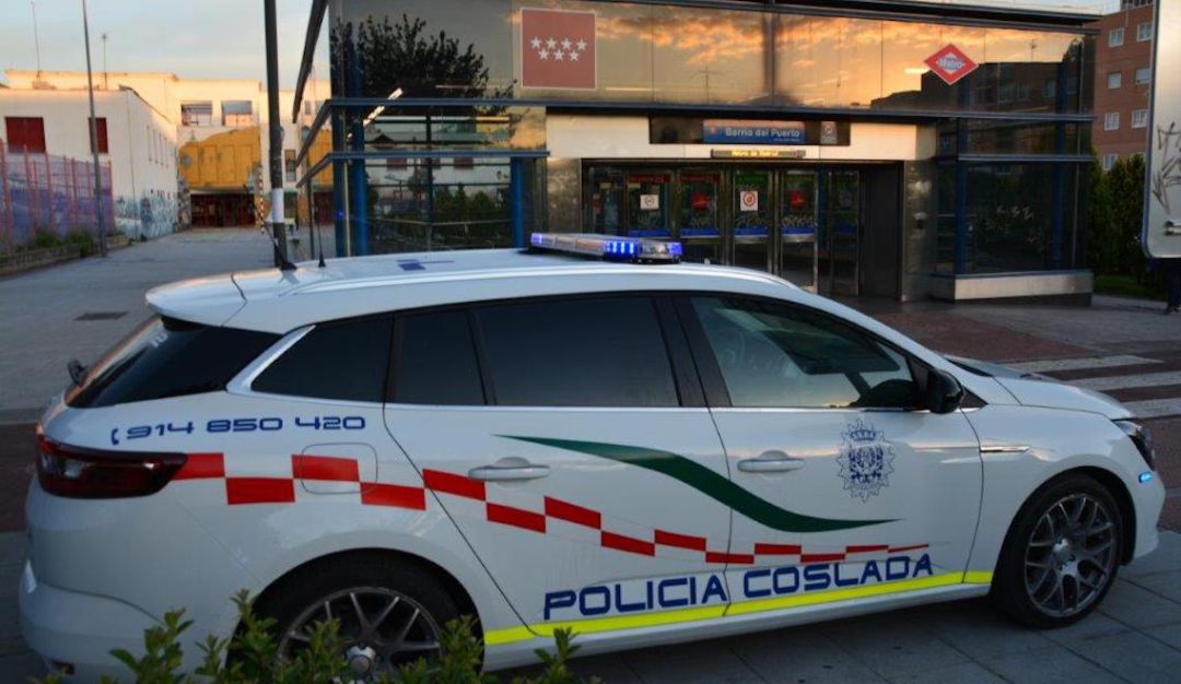«Papá, mándame un patrulla»: El jefe de la Policía Local de Coslada envía un coche oficial con un solo agente por un golpe leve a su BMW, conducido por su hijo.