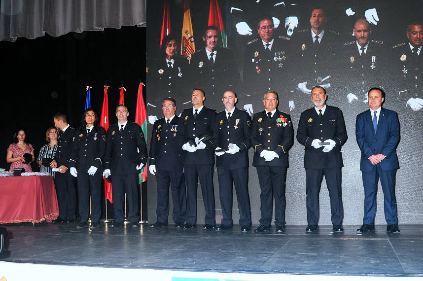 Coslada: Entrega de medallas en acto del día de la Policía Local-2022