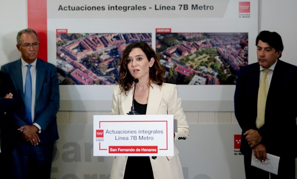 La Presidenta Díaz Ayuso visita la zona afectada por la Línea 7B de ...